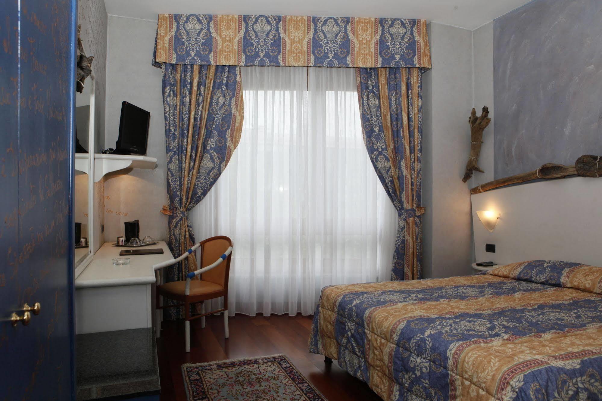 Hotel Lancaster Torino Esterno foto