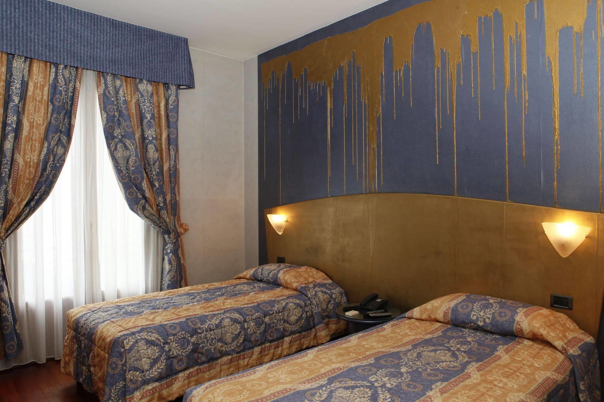 Hotel Lancaster Torino Esterno foto